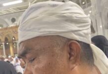 Gubernur Sherly dan Wagub Sarbin Didoakan Khusus oleh Ruslan Bian di Depan Ka’bah