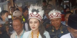 Sherly Tjoanda Tiba di Manokwari