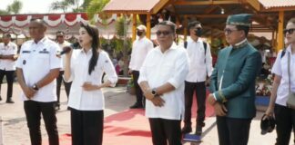 Sherly Menyimak Cerita dari Sekolah
